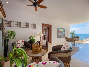 Villa de lujo frente al mar en Conchas Chinas, Puerto Vallarta | 6 recámaras, alberca privada, vistas espectaculares
