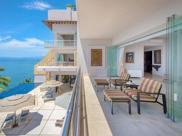 Villa de lujo frente al mar en Conchas Chinas, Puerto Vallarta | 6 recámaras, alberca privada, vistas espectaculares