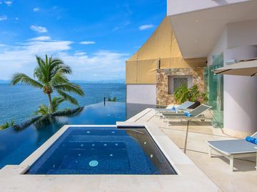 Villa de lujo frente al mar en Conchas Chinas, Puerto Vallarta | 6 recámaras, alberca privada, vistas espectaculares