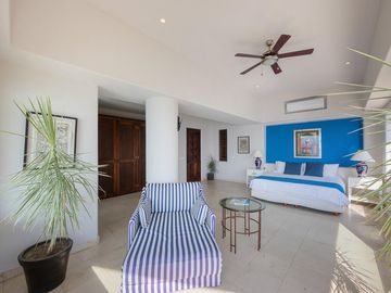 Villa de lujo frente al mar en Conchas Chinas, Puerto Vallarta | 6 recámaras, alberca privada, vistas espectaculares