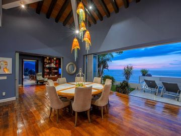 Villa de lujo frente al mar en Conchas Chinas, Puerto Vallarta | 6 recámaras, alberca privada, vistas espectaculares