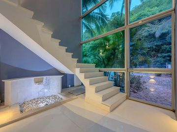 Villa de lujo frente al mar en Conchas Chinas, Puerto Vallarta | 6 recámaras, alberca privada, vistas espectaculares