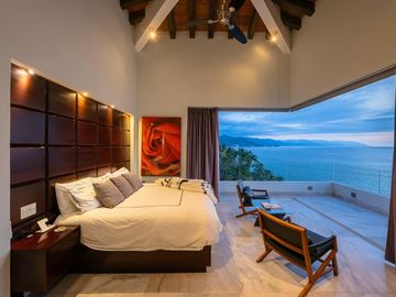 Villa de lujo frente al mar en Conchas Chinas, Puerto Vallarta | 6 recámaras, alberca privada, vistas espectaculares