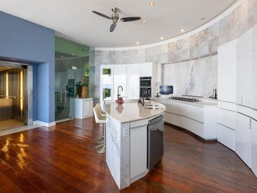 Villa de lujo frente al mar en Conchas Chinas, Puerto Vallarta | 6 recámaras, alberca privada, vistas espectaculares