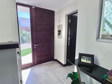 Sin Comision! Casa Brisas Norte De Chicureo/colegio Highland