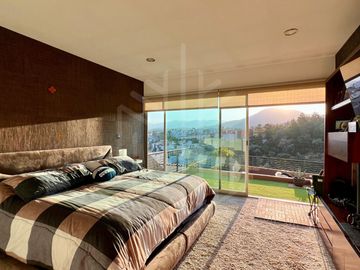 ESPECTACULAR CASA EN VENTA EN BOSQUE ESMERALDA CON JARDÍN PLANO Y VISTA ARBOLADA.