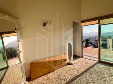 ESPECTACULAR CASA EN VENTA EN BOSQUE ESMERALDA CON JARDÍN PLANO Y VISTA ARBOLADA.