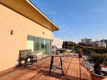 ESPECTACULAR CASA EN VENTA EN BOSQUE ESMERALDA CON JARDÍN PLANO Y VISTA ARBOLADA.