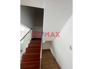 EN VENTA FUNCIONAL Y ACOGEDOR   DÚPLEX EN MIRAFLORES – IDEAL PARA INVERSIONISTAS Y PAREJAS JÓVENES