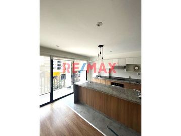 EN VENTA FUNCIONAL Y ACOGEDOR   DÚPLEX EN MIRAFLORES – IDEAL PARA INVERSIONISTAS Y PAREJAS JÓVENES