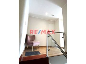 EN VENTA FUNCIONAL Y ACOGEDOR   DÚPLEX EN MIRAFLORES – IDEAL PARA INVERSIONISTAS Y PAREJAS JÓVENES