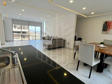 HERMOSA PROPIEDAD CON EXCELENTES ACABADOS EN LAGO ESMERALDA EN VENTA