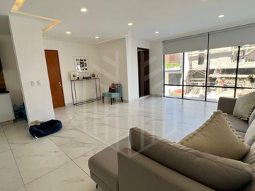 HERMOSA PROPIEDAD CON EXCELENTES ACABADOS EN LAGO ESMERALDA EN VENTA