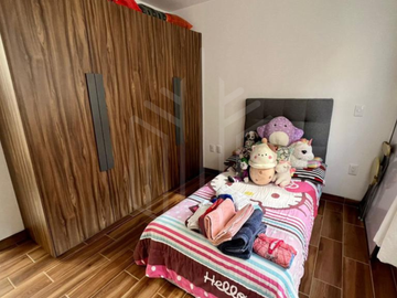 HERMOSA PROPIEDAD CON EXCELENTES ACABADOS EN LAGO ESMERALDA EN VENTA