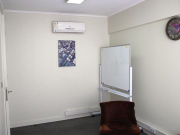 OFICINA, ELIODORO YAÑEZ /TOBALABA, PROVIDENCIA, 40 M2, 4 PRIVADOS, 2 ESTACIONAMIENTOS, METRO