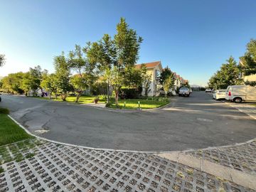 VENDE En Condominio Altue 3d,2b,1e En 136/67m2
