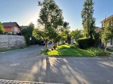 VENDE En Condominio Altue 3d,2b,1e En 136/67m2