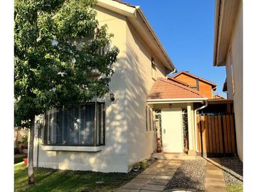 VENDE En Condominio Altue 3d,2b,1e En 136/67m2