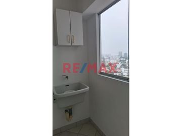 Departamento En Alquiler Ubicado En Barrio Medico De Surquillo