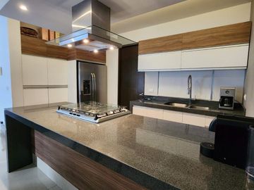 CASA EN VENTA EN SOLARES ACANTHIA