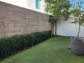 CASA EN VENTA EN SOLARES ACANTHIA
