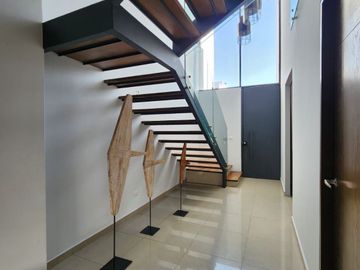CASA EN VENTA EN SOLARES ACANTHIA