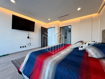 Lujosa residencia en venta en fincas de Sayavedra con espectacular jardín totalmente plano y área social