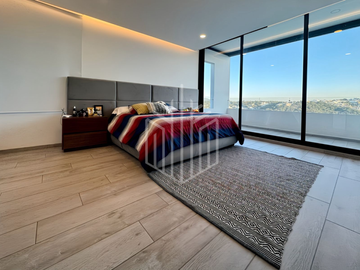 Lujosa residencia en venta en fincas de Sayavedra con espectacular jardín totalmente plano y área social