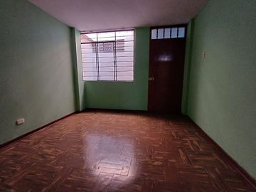 Se alquila amplio departamento en San Martin de Porres