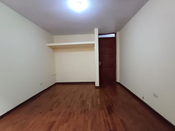 Se alquila amplio departamento en San Martin de Porres