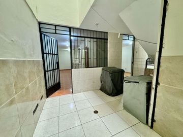 ATENCION INVERSIONISTAS Vendo Casa de 140 m2 + 5 departamentos en SMP