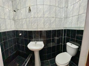 ATENCION INVERSIONISTAS Vendo Casa de 140 m2 + 5 departamentos en SMP
