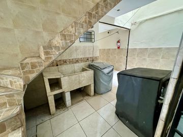 ATENCION INVERSIONISTAS Vendo Casa de 140 m2 + 5 departamentos en SMP