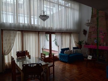 Urb. El Recreo Casa de 309.48m2 ideal para Clínica o Empresa