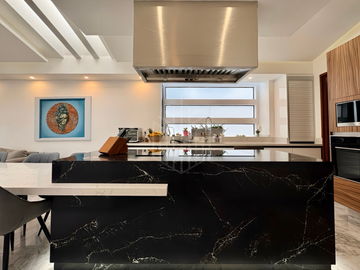 RESIDENCIA CON IMPRESIONANTE DISEÑO Y ACABADOS EN VENTAEN LA ESTADÍA.