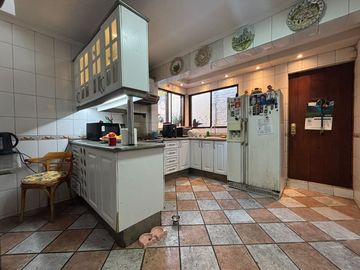 Se Vende Casa 5 Dormitorios, San Miguel, Metro San Miguel