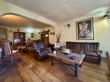 Se Vende Casa 5 Dormitorios, San Miguel, Metro San Miguel