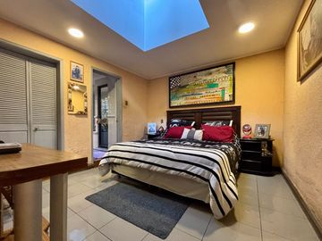 Se Vende Casa 5 Dormitorios, San Miguel, Metro San Miguel