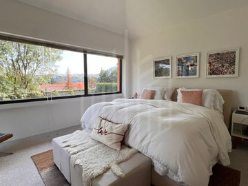 EXCLUSIVO DEPARTAMENTO CON DOBLE FILTRO DE SEGURIDAD EN VENTA EN CLUB DE GOLF VALLESCONDIDO.