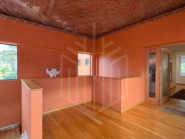 EXCLUSIVO DEPARTAMENTO CON DOBLE FILTRO DE SEGURIDAD EN VENTA EN CLUB DE GOLF VALLESCONDIDO.