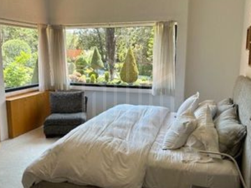EXCLUSIVO DEPARTAMENTO CON DOBLE FILTRO DE SEGURIDAD EN VENTA EN CLUB DE GOLF VALLESCONDIDO.