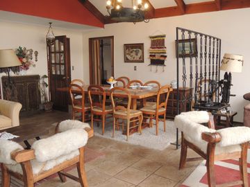 ESTUPENDA CASA EN EL CENTRO DE OLMUE, CALLE O´HIGGINS 5 DORMITORIOS, 4 BAÑOS