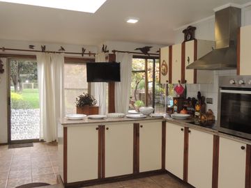 ESTUPENDA CASA EN EL CENTRO DE OLMUE, CALLE O´HIGGINS 5 DORMITORIOS, 4 BAÑOS
