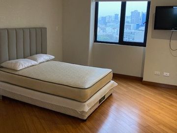 Alquilo departamento flat en el Malecón Cisneros - 170 m2, Vista espectacular, 3 Dorm. US$2,100.00