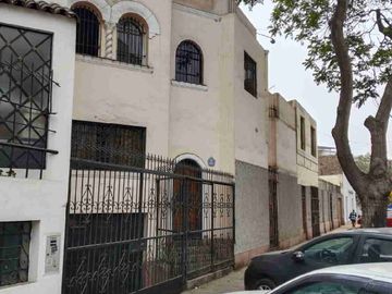 Amplia casa en Santa Beatriz