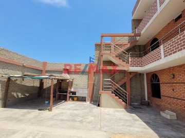 Se Vende Casa De Playa Mas Terreno En Huanchaquito - At 291.05 M2 - Ac 225 M2- 160000 Dolares