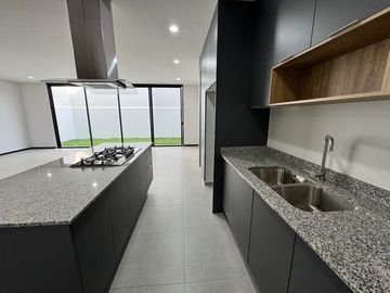 Casa nueva en Coto Los Almendros, Zapopan