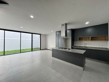 Casa nueva en Coto Los Almendros, Zapopan