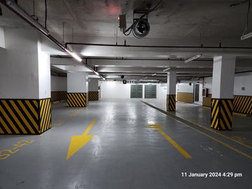 FOR SALE / LEASE: 101.88 SQM Office Space in The Glaston Tower, Pasig City