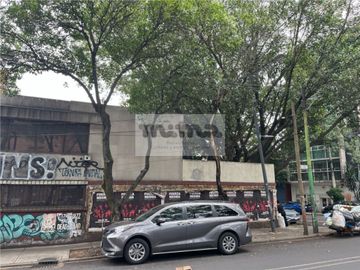 Terreno en Venta en Av. División del Norte CON USO DE SUELO (HC)